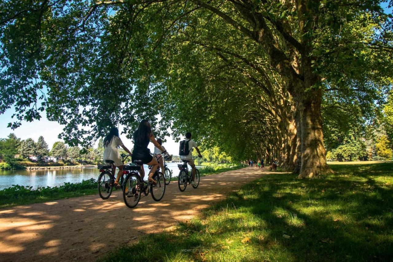 L'Escale Vichy Villa Bagian luar foto