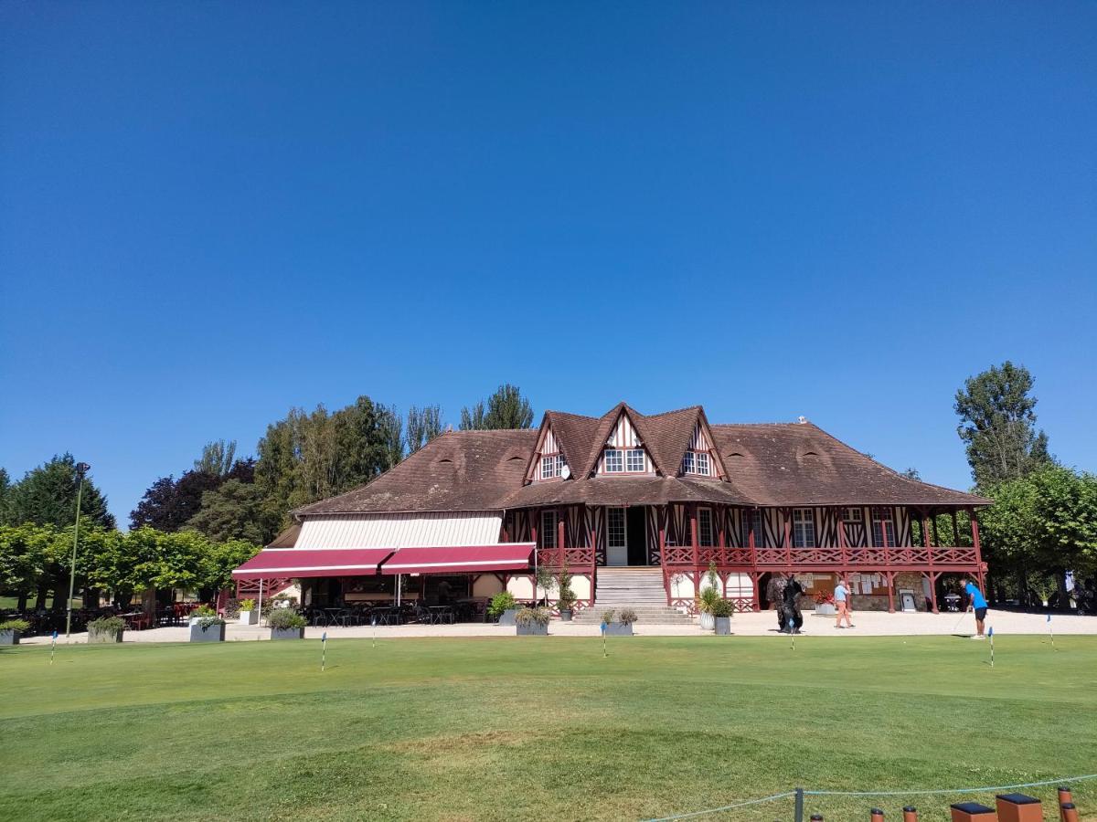 L'Escale Vichy Villa Bagian luar foto