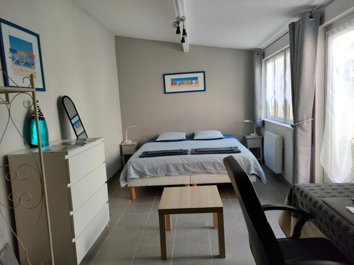 L'Escale Vichy Villa Bagian luar foto