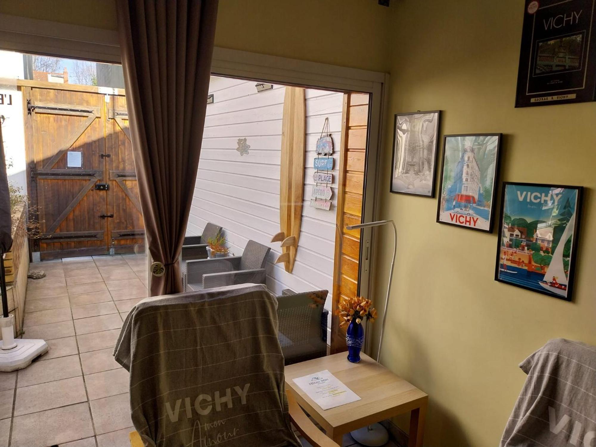 L'Escale Vichy Villa Bagian luar foto